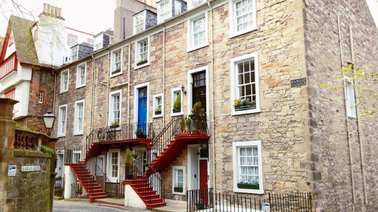 Ramsay Gardens - Grand 4-Bedroom Apartment Next To Castle, Edinburgh